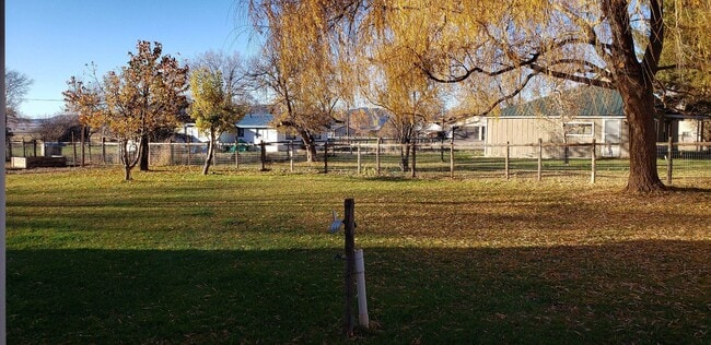 Building Photo - Cute home in Paragonah