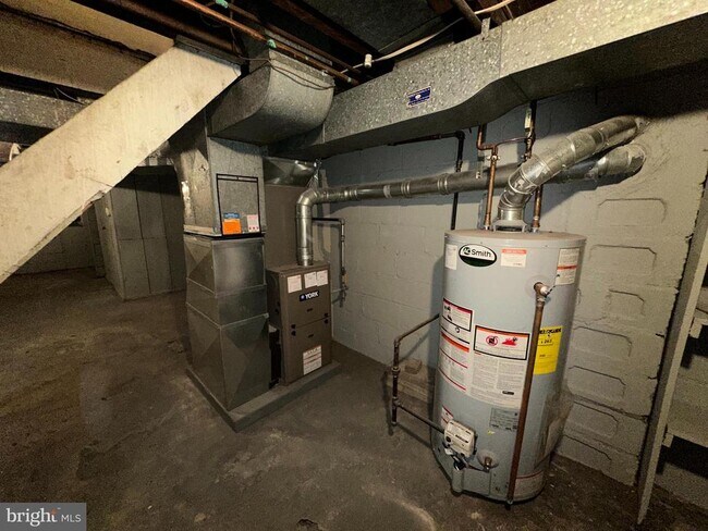 Building Photo - 42 Bismarck Ave