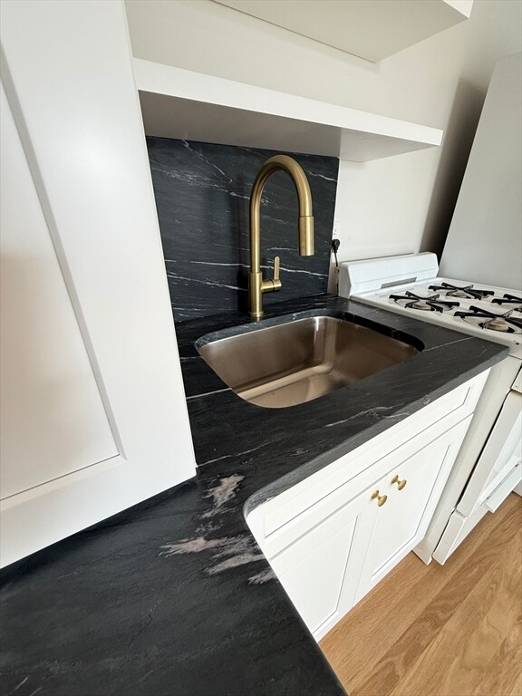 Building Photo - 313 Essex St