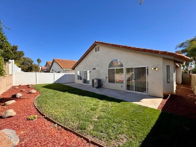 Building Photo - For a limited time only, enjoy 15 DAYS FREE RENT when you lease today! Charming 3 bedroom 2 Bathr...