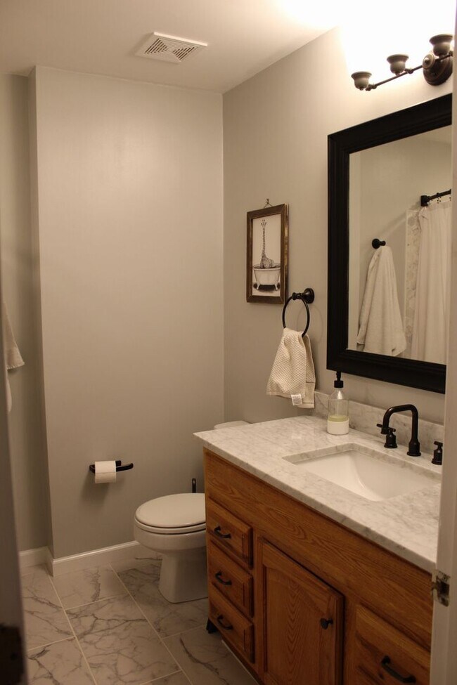 Building Photo - Ring in 2026 with THIS Great Rental!