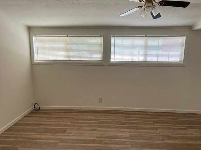 Building Photo - BEAUTIFUL CUL-DE-SAC HOME WITH LARGE PRIVA...