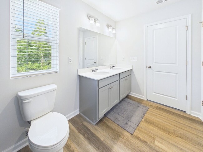 Building Photo - 7047 Woodline Dr