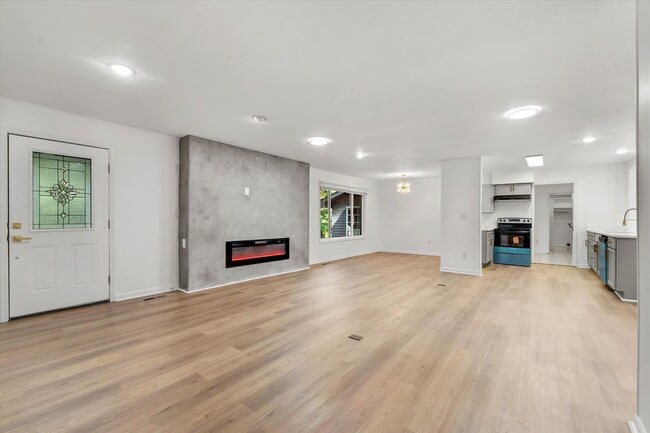 Building Photo - 4BR/3BA Updated Home – Quiet Cove + Fenced Yard!