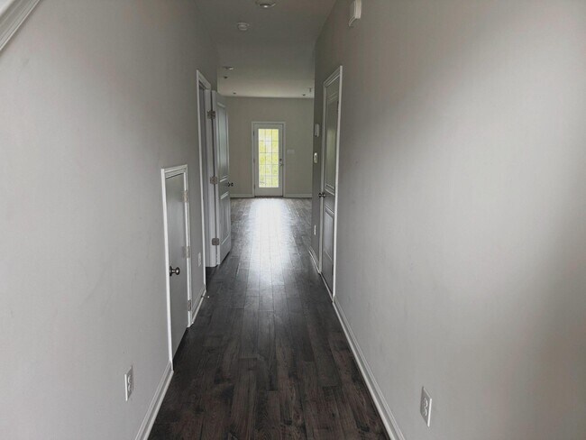 Building Photo - 173 Mazzeo Dr