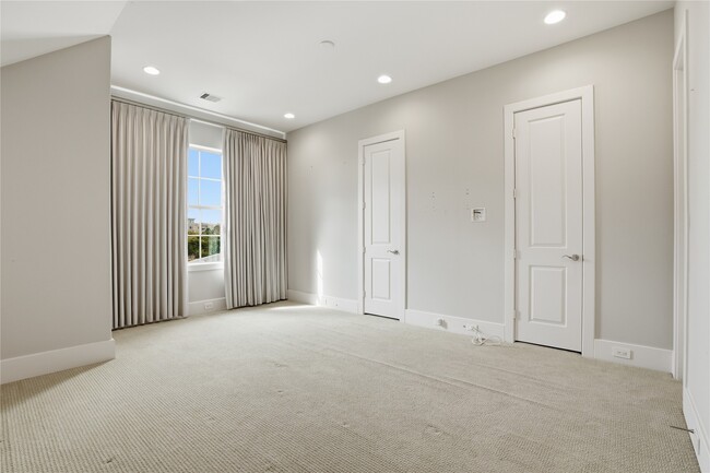 Building Photo - 4734 Aftonshire Dr