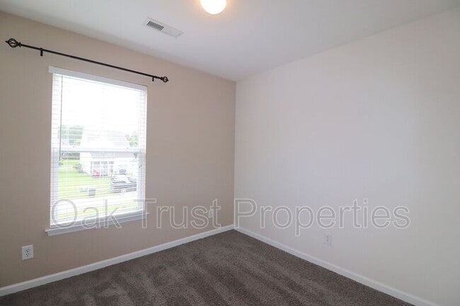 Building Photo - 210 Killarney Trail
