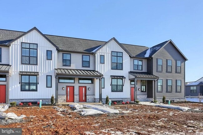 Building Photo - 121 Despina Dr