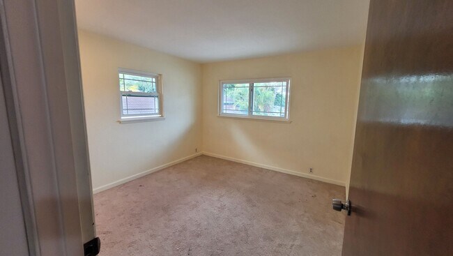 Building Photo - Spacious 5 Bedroom 3 Bath Duplex House w/ 2 car Garage and Gated Driveway in Mililani