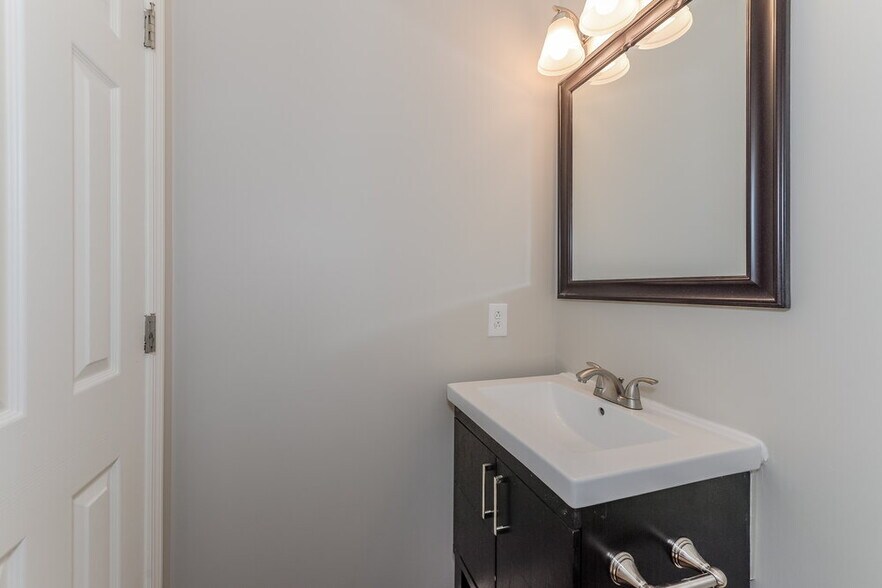 Building Photo - 2515 Patricia Cir