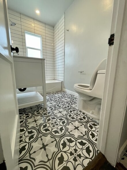 Building Photo - 1831 S Redondo Blvd