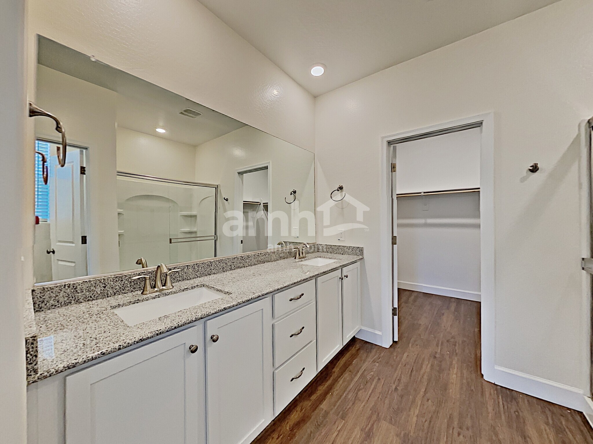 Building Photo - 5951 W Larkspur Dr