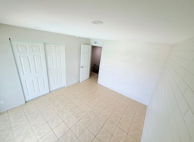 Building Photo - SAGO GARDENS