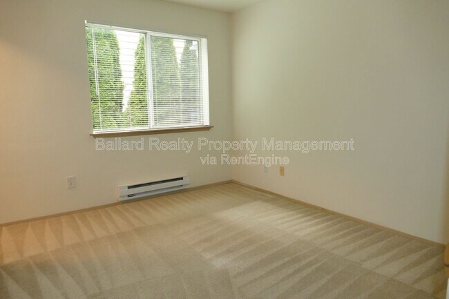 Building Photo - 2244 13th Ave W