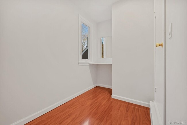 Building Photo - 11 Pondview Cl