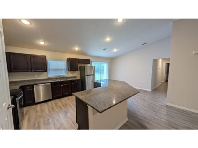 Building Photo - MOVE IN INCENTIVE: Palm Coast 4 Bedroom Ne...