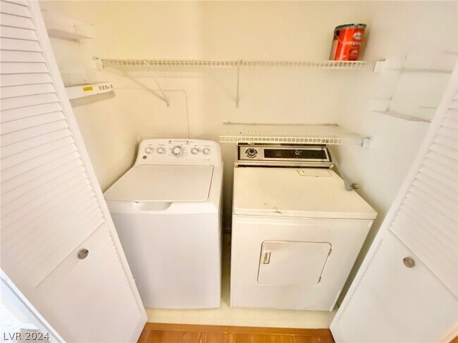 Building Photo - 3065 Casey Dr