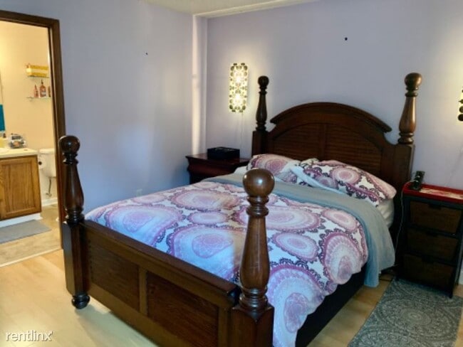 Building Photo - 3 br, 2 bath Townhome - 433 Cobblewood Bnd