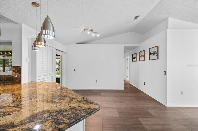 Building Photo - 308 Silver Pine Dr