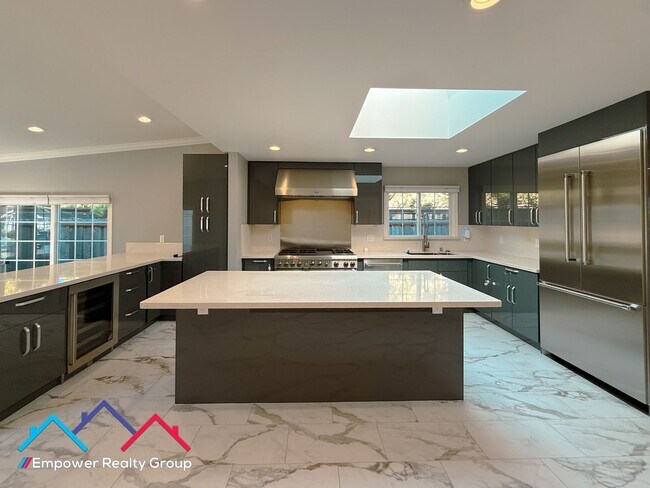 Building Photo - 3 bed 2 bath Single Family Home is Desired Millbrae Neighborhood