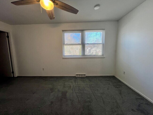 Building Photo - Gorgeous 3-Bedroom Home with Finished Basement in Havertown! Available NOW!