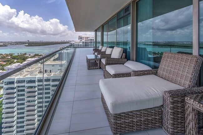 Building Photo - 10203 Collins Ave
