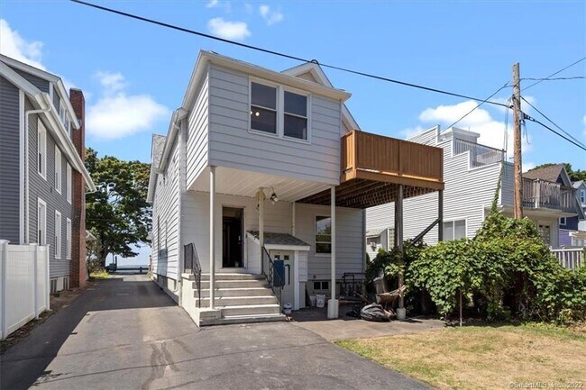 Building Photo - 223 Townsend Ave