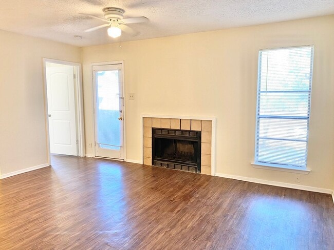Building Photo - 1614 Pecan Chase Cir