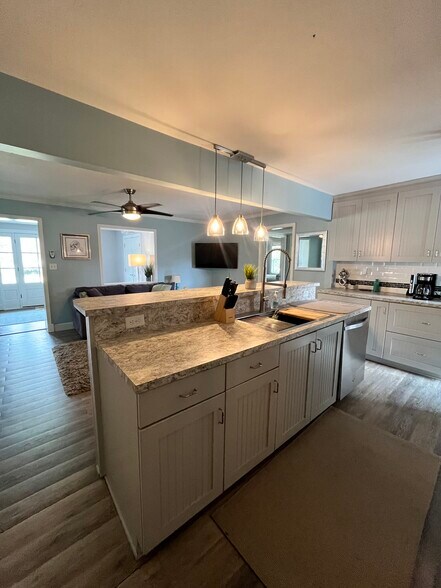 Building Photo - 144 Menendez Rd