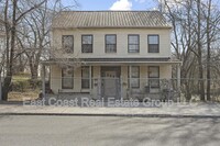 Building Photo - 242 E Liberty St