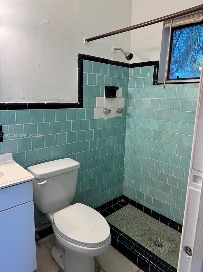 Building Photo - 2620 SW 53rd Ave