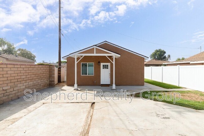 Building Photo - 130 N Lark Ellen Ave