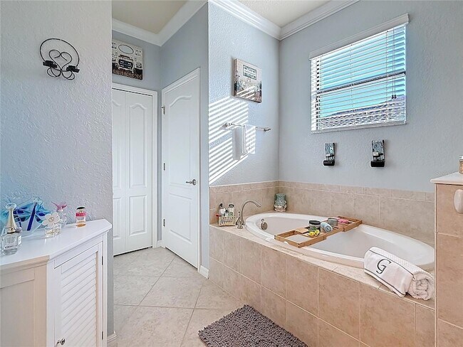 Building Photo - 6467 Willowshire Way