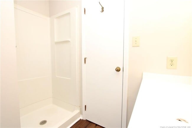 Building Photo - 3905 Lexington Dr