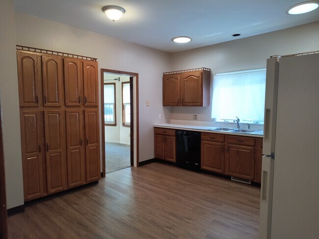 Building Photo - 11 Cottage Pl