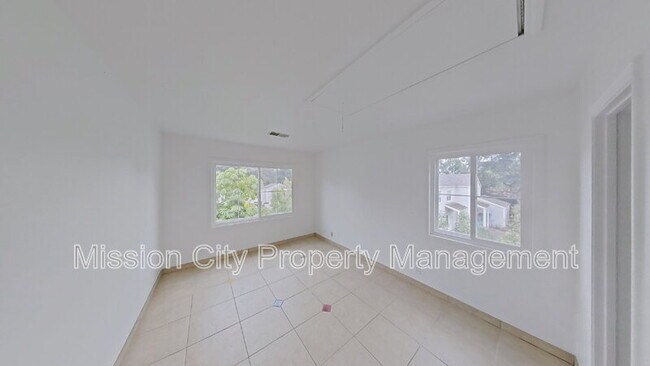 Building Photo - 432 Via Rosa