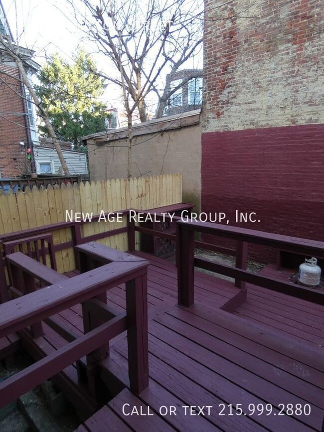 Building Photo - 3724 Hamilton St