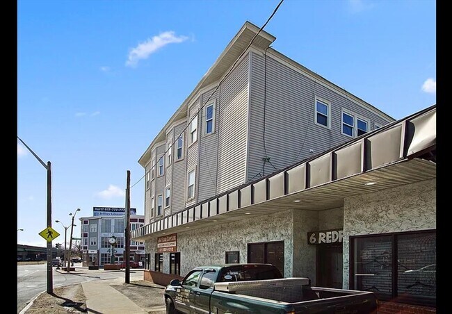 Building Photo - 2 Redfield St
