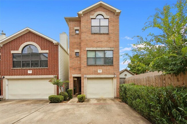 Primary Photo - 8686 Meadowcroft Dr