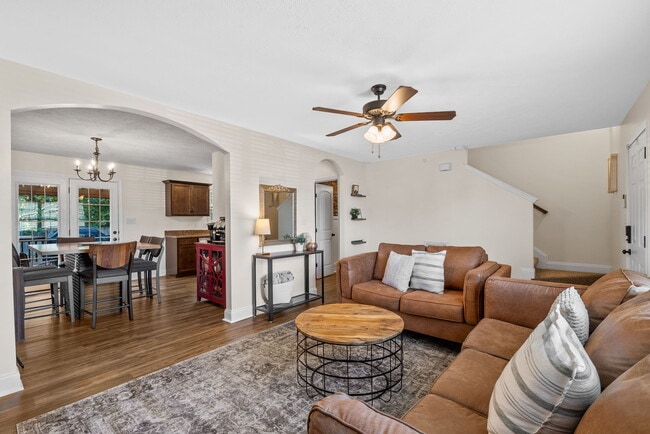 Building Photo - 420 N Magnolia Dr