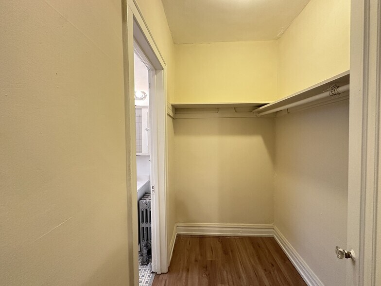 Building Photo - 4834 N Damen Ave