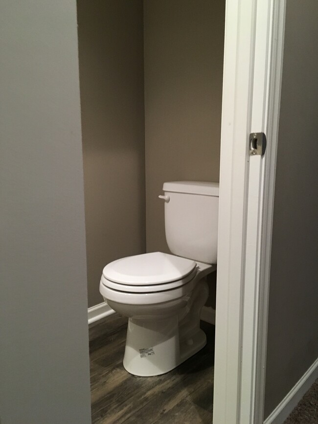 Building Photo - 3 Bed 2 Car Townhome in Grain Valley