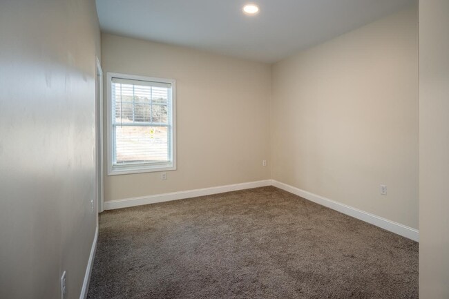 Building Photo - 71 Maple Grove Ln