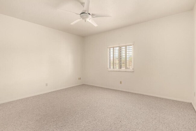 Building Photo - 7880 S Ave De Pina