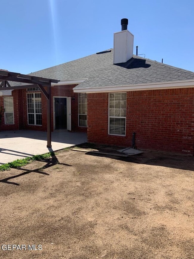 Building Photo - 904 La Gotera Pl
