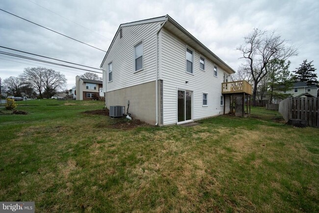 Building Photo - 11209 Caroline Ave