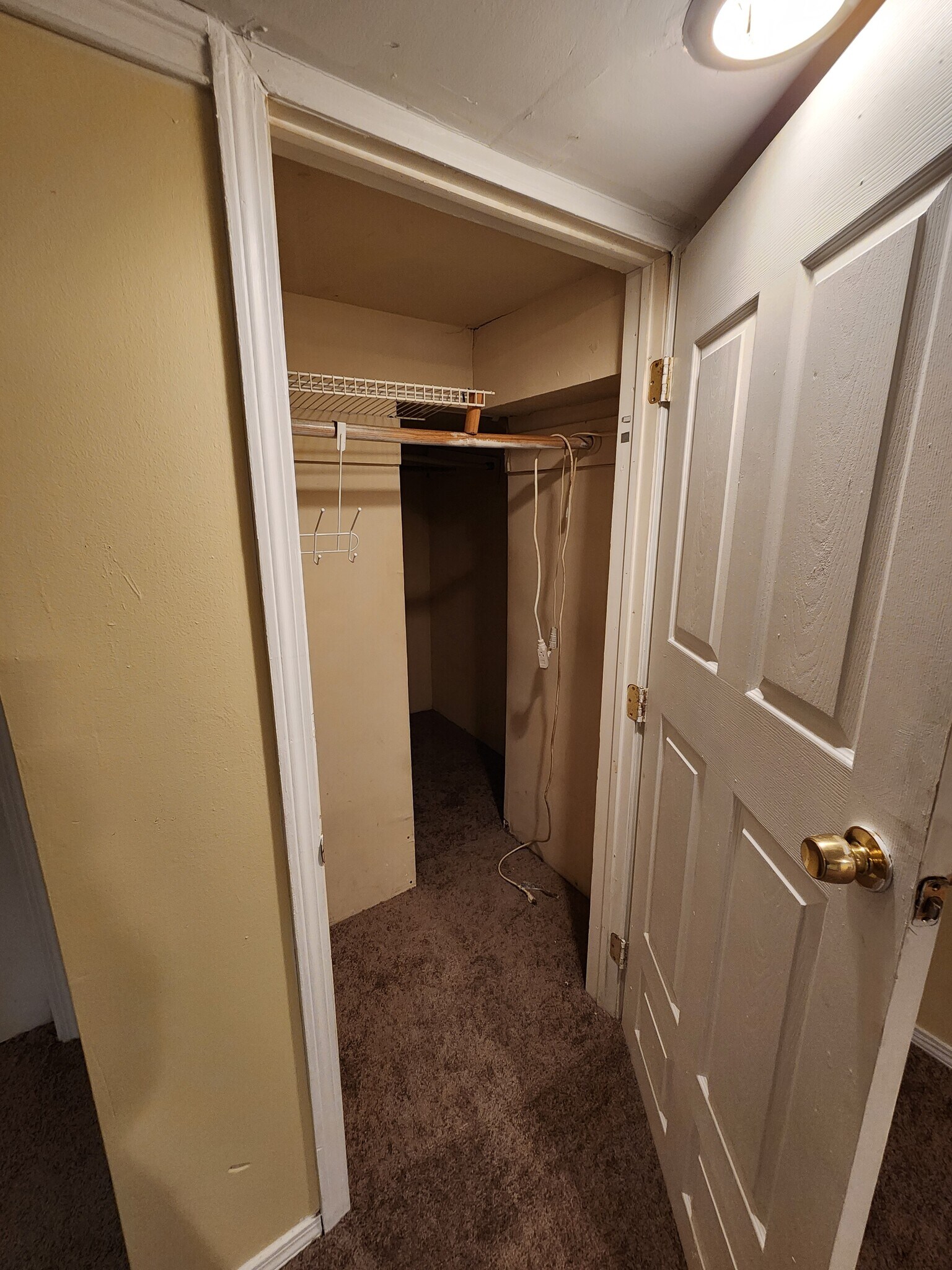 LOFT STYLE BEDROOM 1 WALK IN CLOSET - 720 Madison Ave