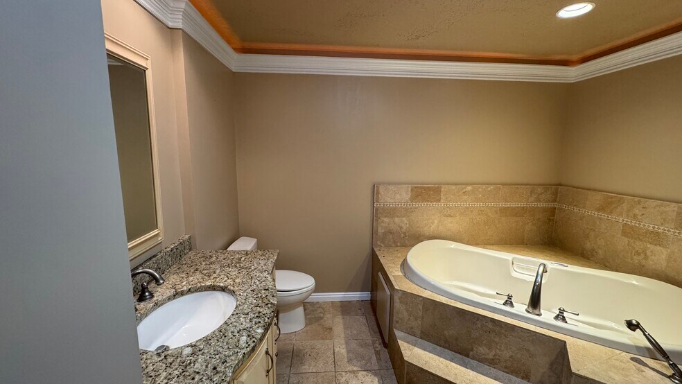 Building Photo - 737 N 500 E