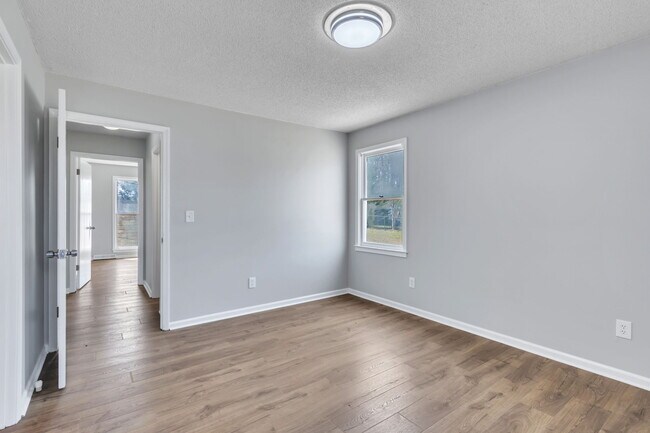 Building Photo - 204 Hattie Rd