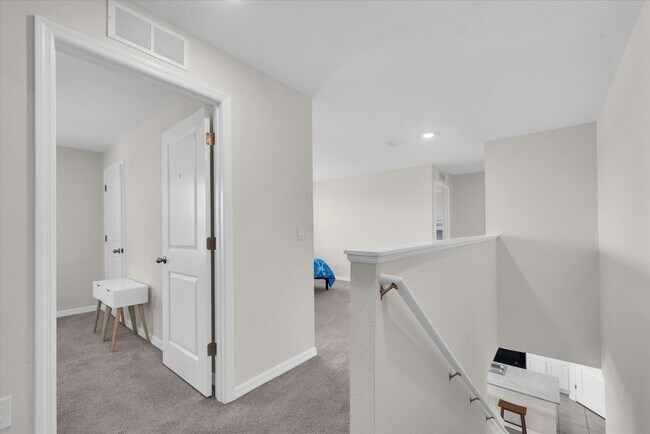 Building Photo - Available now in Wimauma | Spacious 5BR Home with 2,600+ Sqft